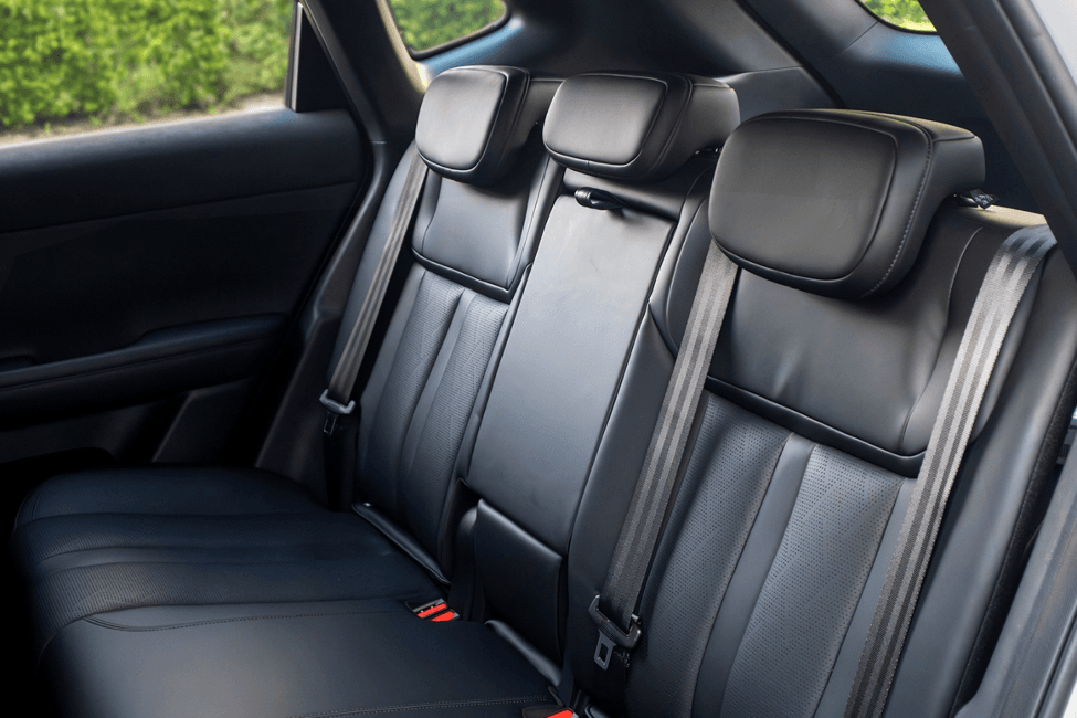 Chevrolet Captiva PHEV interior and practical features