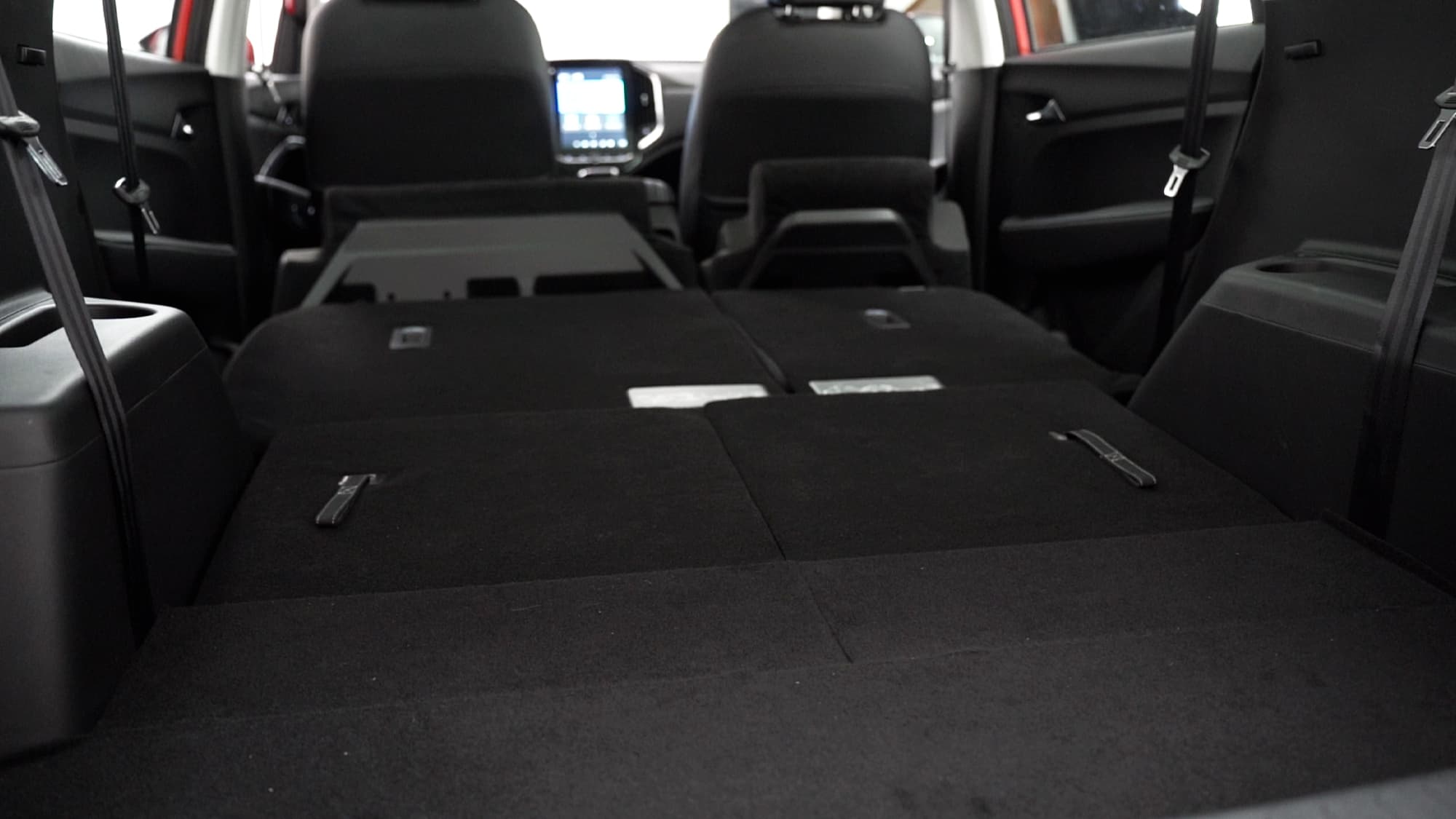 Chevrolet Captiva MPV interior feature
