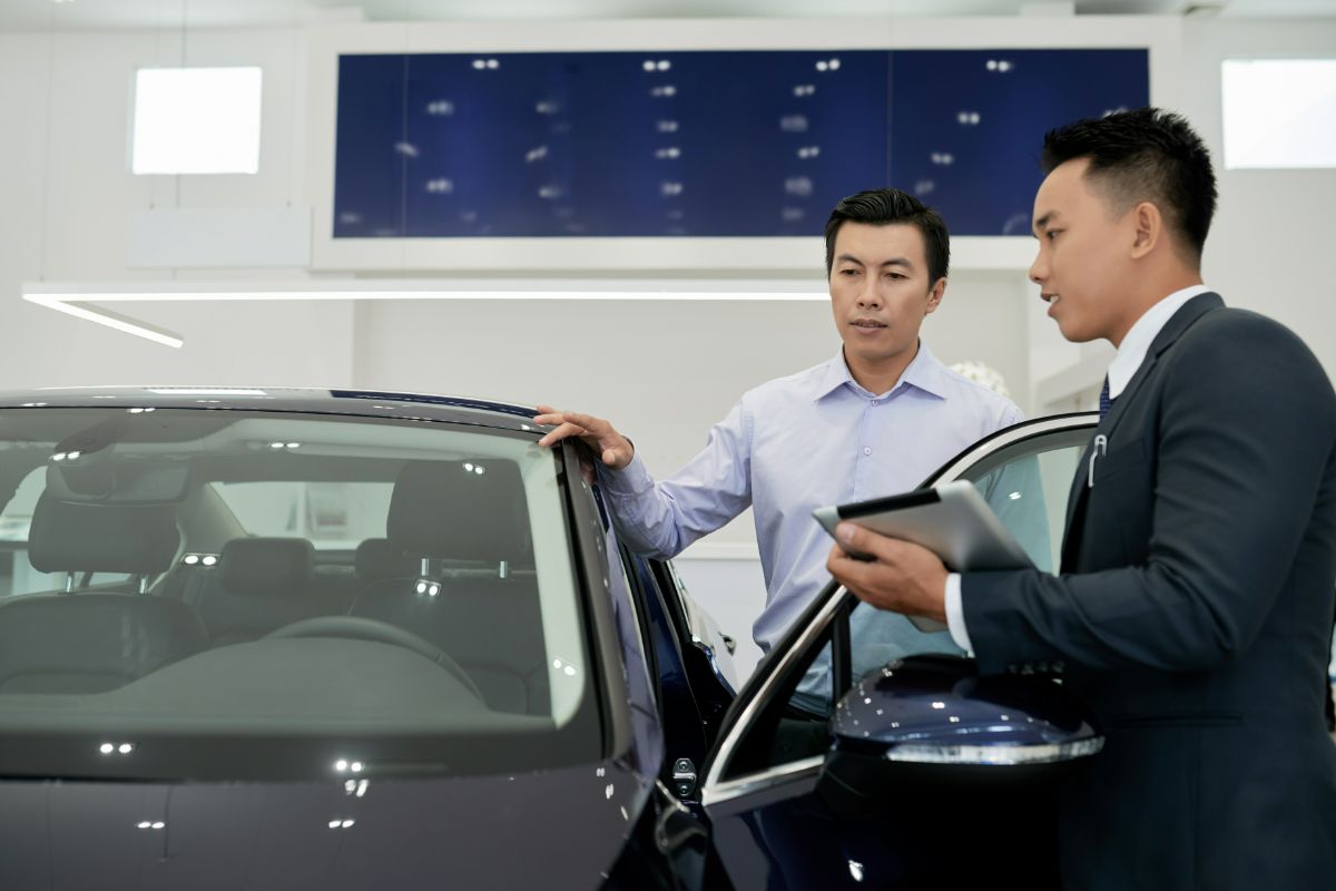 Why Should You Go to a Car Dealership?
