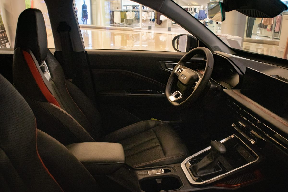 How Do the Chevrolet Groove and Captiva Keep Your Family Drives Safe?