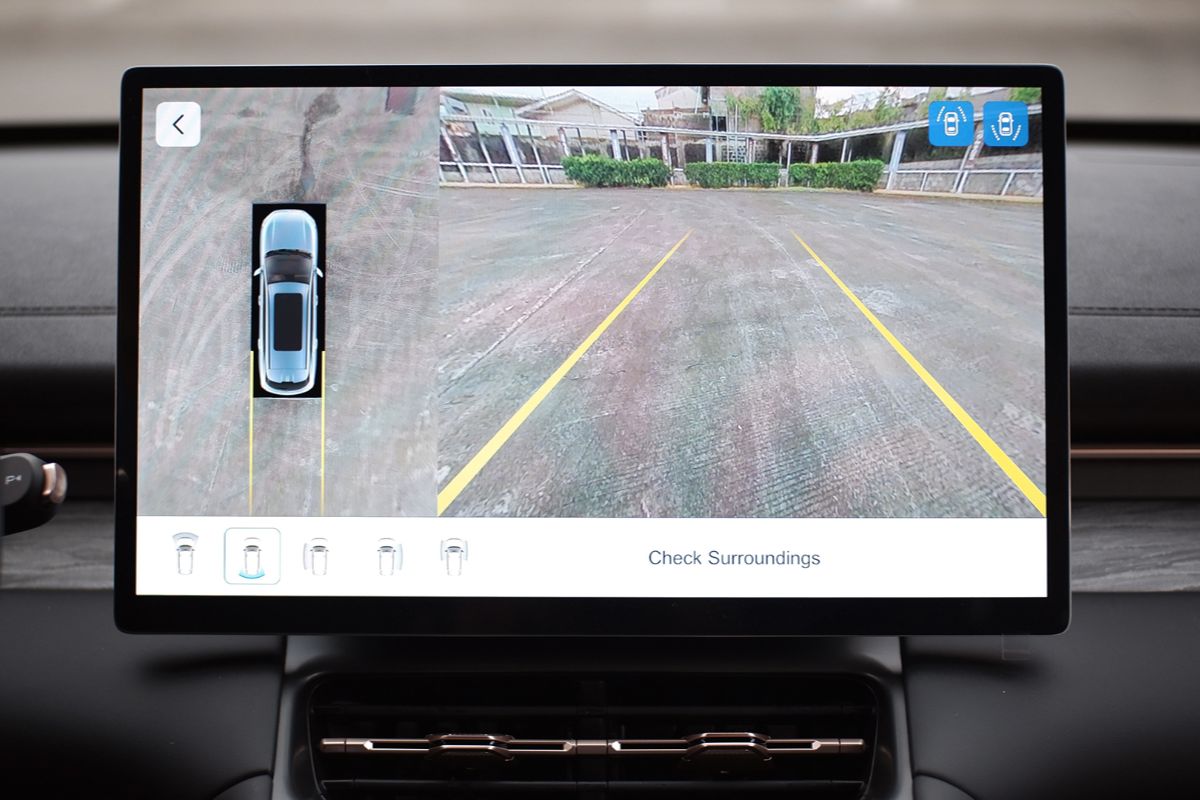screen showing 360 angle from camera