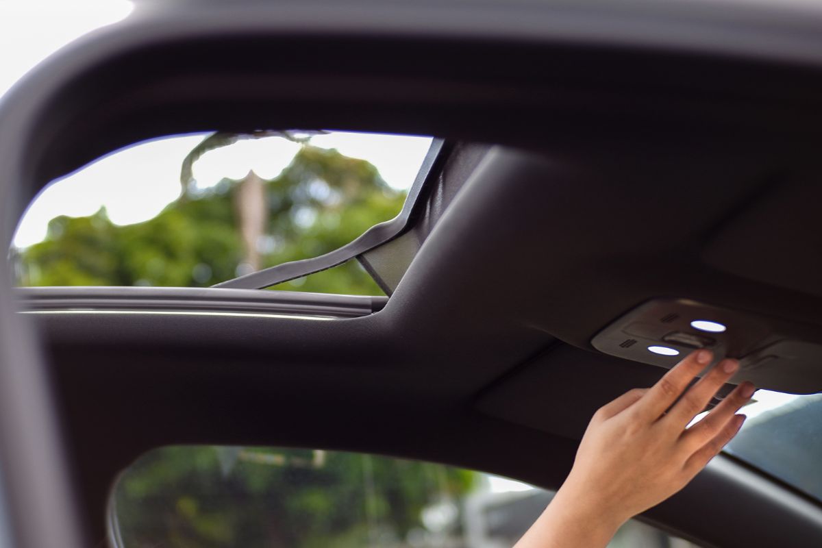 sunroof cabin feature in captiva