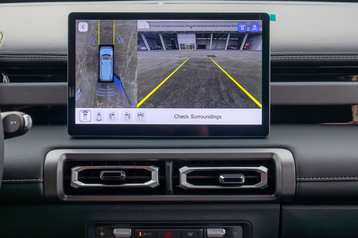 Chevrolet Spark EUV center touchscreen displaying the 360-degree panoramic camera and rear parking guide lines
